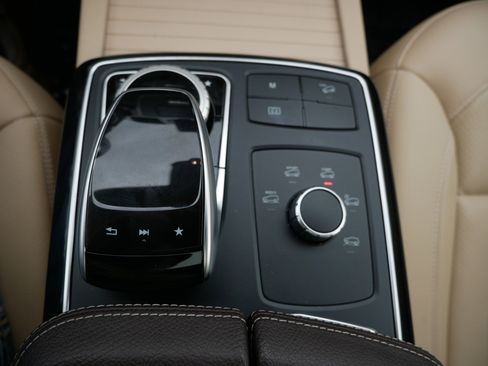 Used 2018 Mercedes-Benz GLE 350 4MATIC image 34