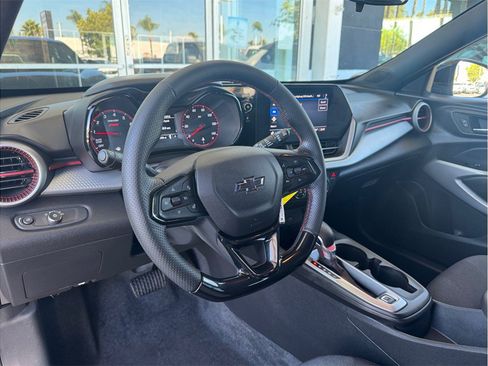 Used 2026 Chevrolet Trax RS w/ Sunroof Package FWD image 24