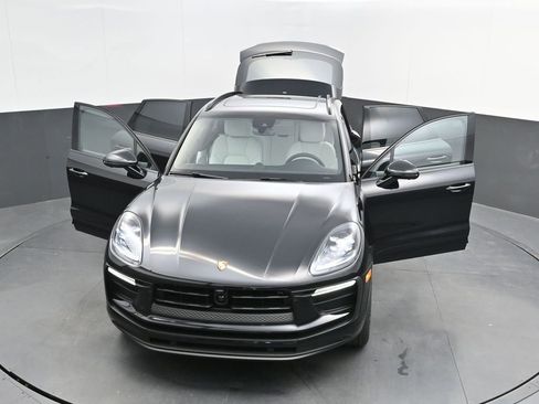 New 2026 Porsche Macan AWD/4WD image 40