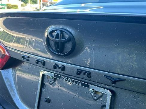 Used 2022 Toyota Camry XSE FWD image 11