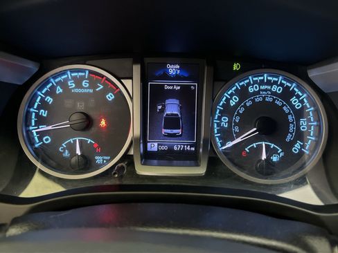 Used 2016 Toyota Tacoma SR5 w/ Towing Package RWD image 16
