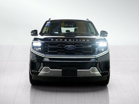 Used 2025 Ford Expedition Platinum AWD/4WD image 9