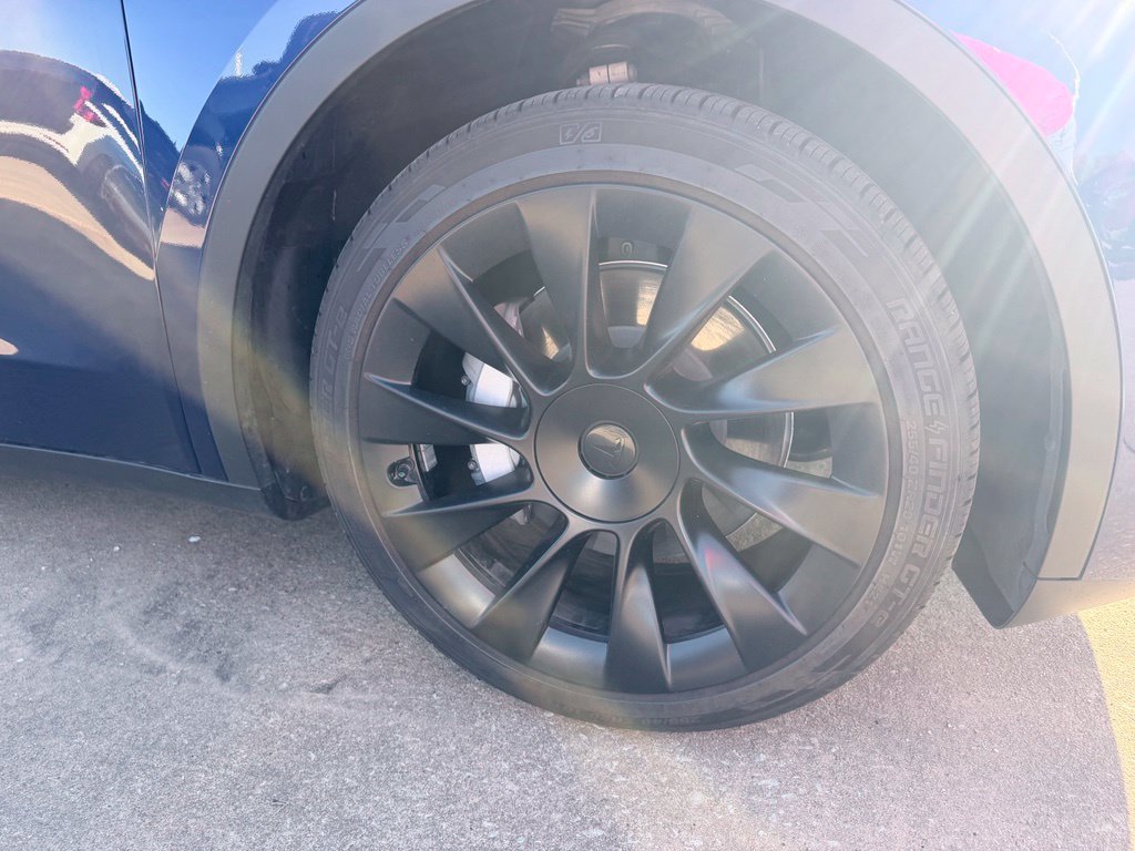 Used 2024 Tesla Model Y 2WD image 15