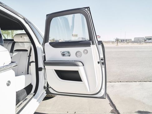 Used 2023 Rolls-Royce Ghost Base w/ Ghost Package image 29