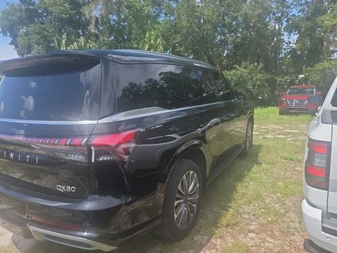 Used 2025 INFINITI QX80 Luxe RWD image 4