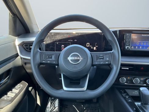 Used 2025 Nissan Kicks S AWD/4WD image 11