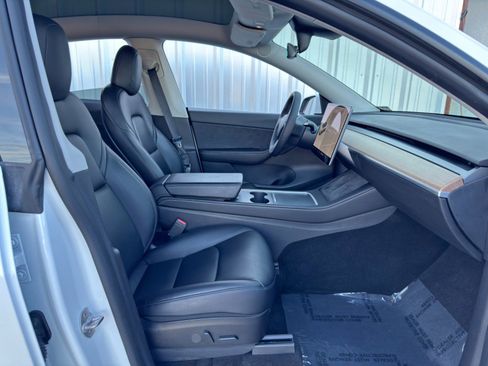 Used 2021 Tesla Model Y Long Range image 16