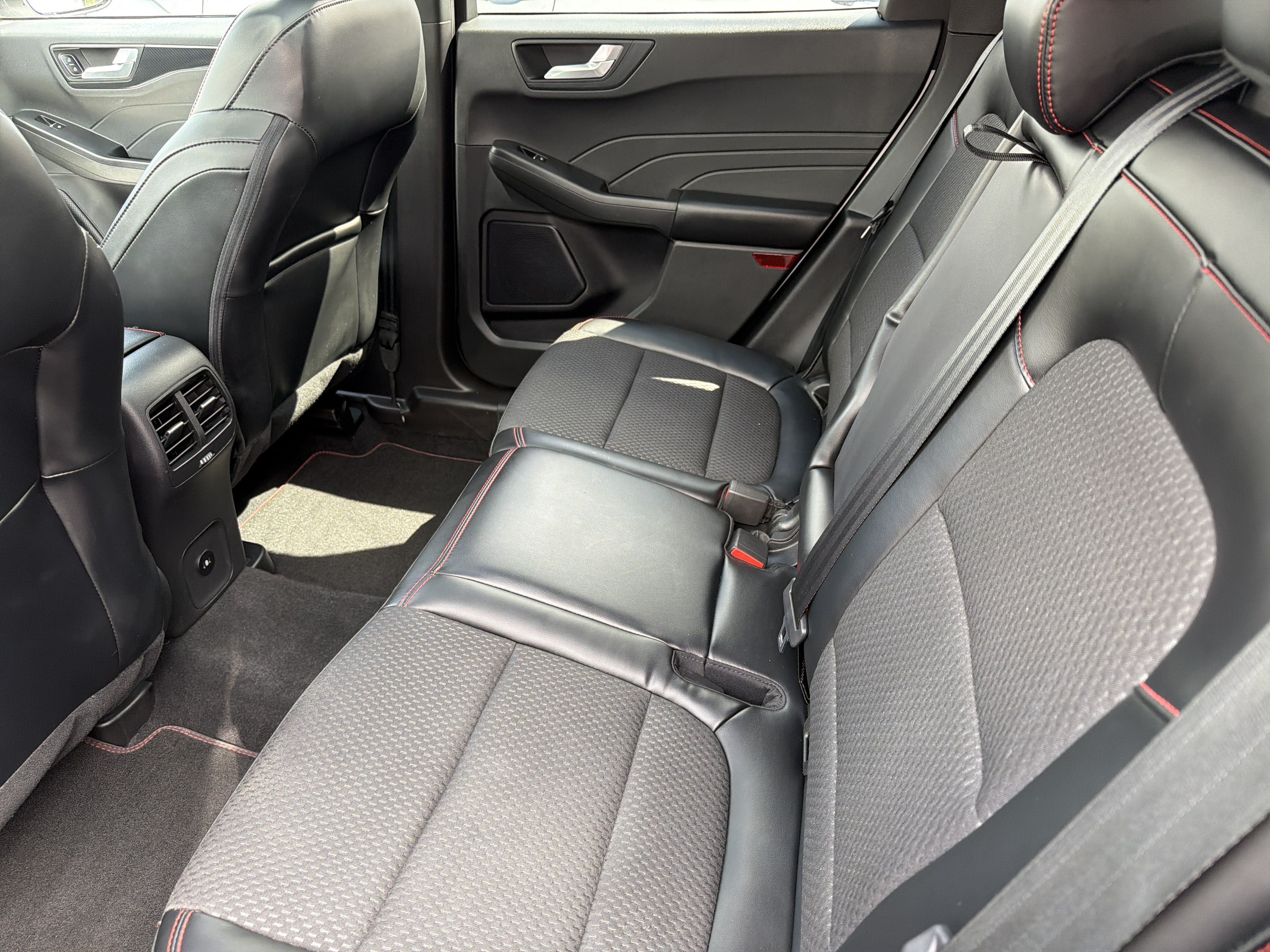 Used 2023 Ford Escape ST-Line w/ Tech Pack #1 AWD/4WD image 23