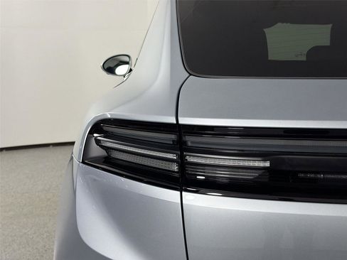 Certified 2026 Porsche Macan Electric RWD image 16