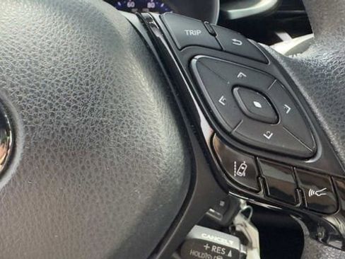 Used 2019 Toyota C-HR LE FWD image 26