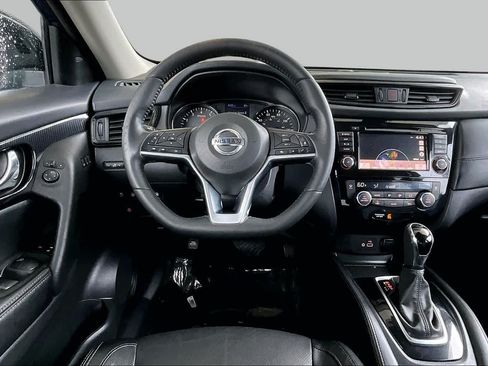 Used 2018 Nissan Rogue SL FWD image 6