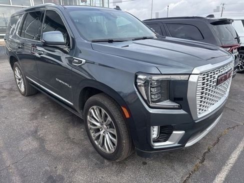 Used 2021 GMC Yukon Denali w/ Denali Premium Package image 16