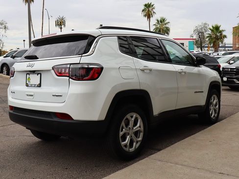 Used 2024 Jeep Compass Latitude AWD/4WD image 13