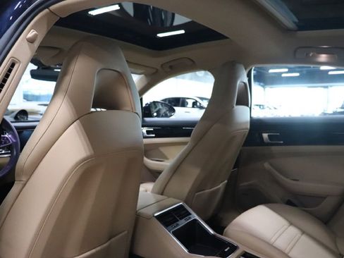 Used 2020 Porsche Panamera image 17