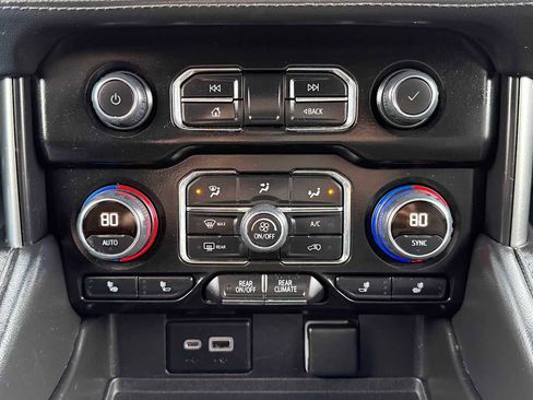 Used 2022 Chevrolet Tahoe Z71 w/ Off-Road Capability Package image 25