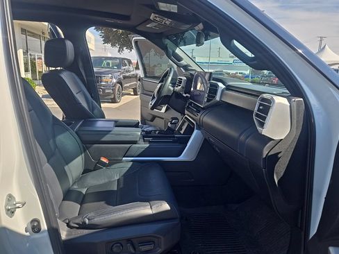 Used 2022 Toyota Tundra Platinum AWD/4WD image 12