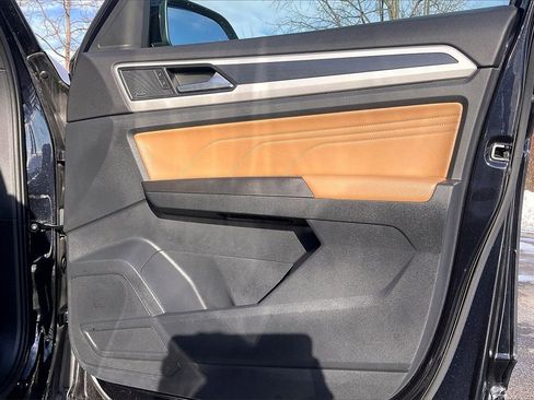 Used 2023 Volkswagen Atlas Cross Sport SEL Premium R-Line image 24