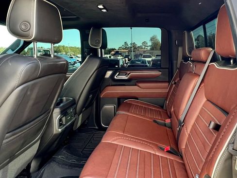 Used 2025 GMC Sierra 2500 Denali Ultimate image 23