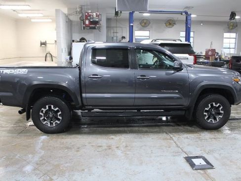 Used 2021 Toyota Tacoma TRD Off-Road image 9