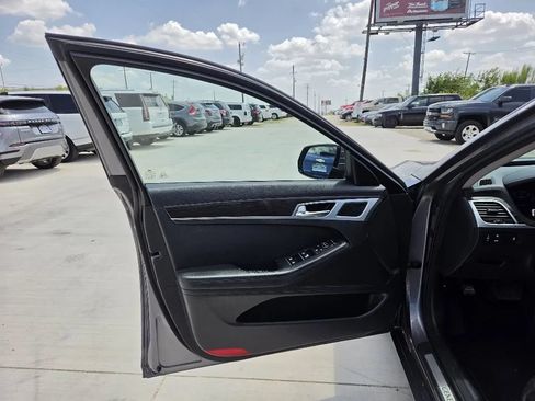 Used 2016 Hyundai Genesis 3.8 RWD image 11
