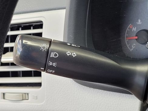 Used 2012 Toyota Corolla LE FWD image 31