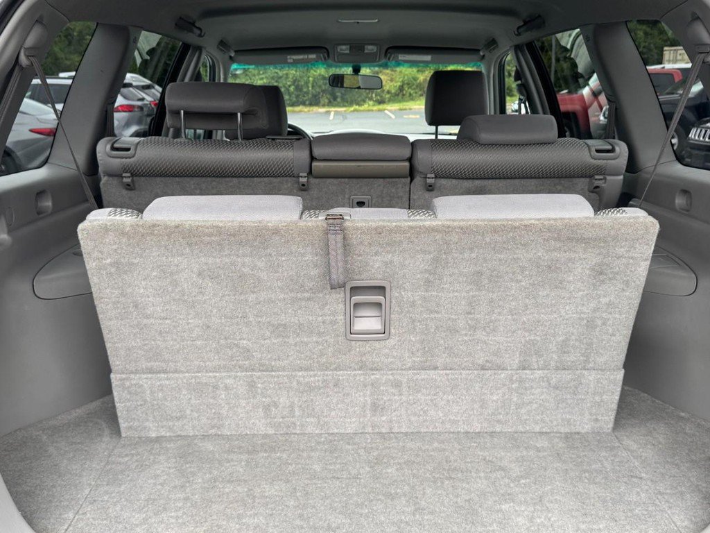 Used 2005 Toyota Highlander 4WD V6 w/ Towing Prep Pkg image 7