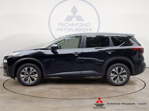 Used 2023 Nissan Rogue SV image 6