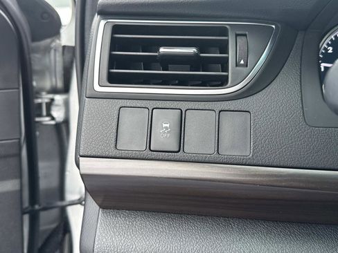 Used 2017 Toyota Camry LE image 29