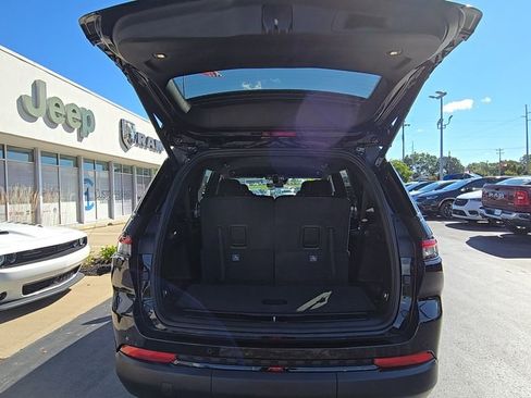 New 2025 Jeep Grand Cherokee L Altitude image 16