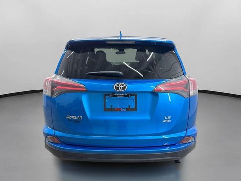Used 2018 Toyota RAV4 LE w/ All Weather Liner Package AWD/4WD image 8