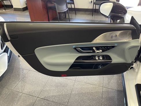 Used 2023 Mercedes-Benz SL 43 AMG image 31