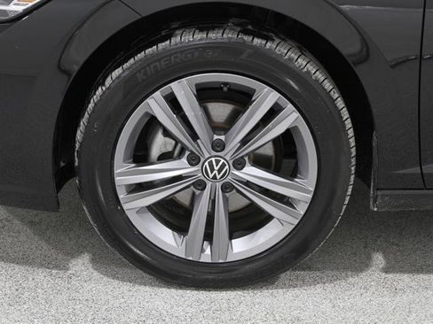 Certified 2023 Volkswagen Jetta SE w/ Panoramic Sunroof Package image 21