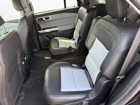 Used 2024 Ford Explorer XLT w/ Equipment Group 202A AWD/4WD image 13