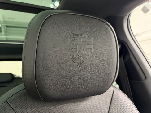 New 2026 Porsche Cayenne image 34