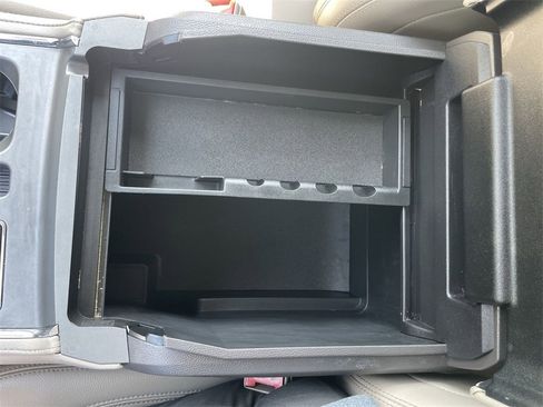 Used 2021 Ford Expedition XLT image 21