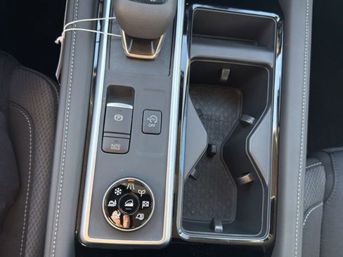 New 2026 Nissan Pathfinder SV image 22