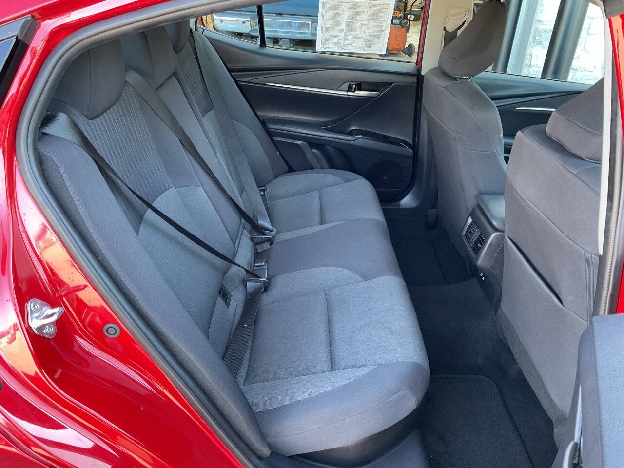 Used 2025 Toyota Camry LE FWD image 39