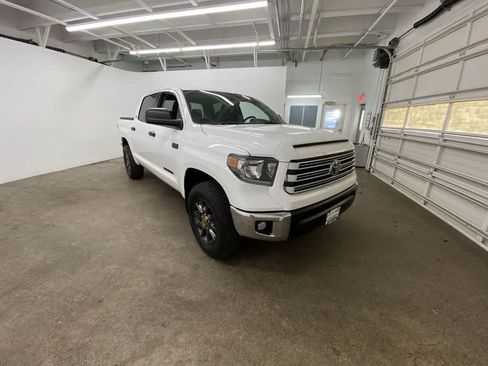 Used 2021 Toyota Tundra SR5 w/ Trail Edition AWD/4WD image 8