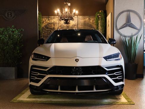 Used 2019 Lamborghini Urus AWD/4WD image 4