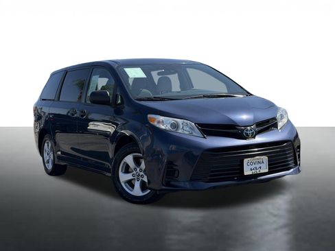Used 2019 Toyota Sienna L FWD image 1