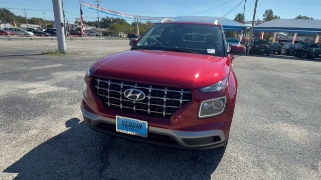 Used 2025 Hyundai Venue SEL FWD image 3