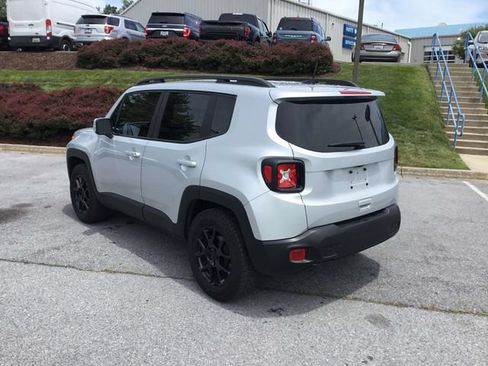 Used 2020 Jeep Renegade Altitude AWD/4WD image 5