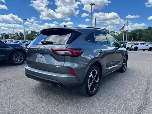 Certified 2024 Ford Escape ST-Line Select w/ Tech Pack #2 AWD/4WD image 4