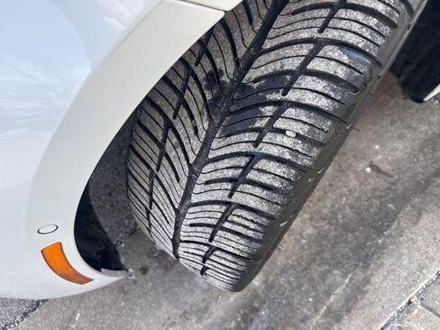 Used 2023 BMW i4 eDrive35 w/ Premium Package image 9