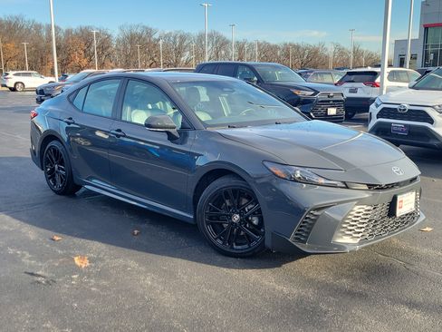 Certified 2025 Toyota Camry SE image 32