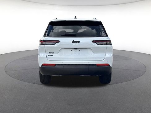 New 2025 Jeep Grand Cherokee L Altitude image 4