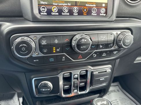 Used 2021 Jeep Wrangler Unlimited Sahara image 17