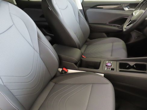 New 2026 Volkswagen Tiguan SE image 27