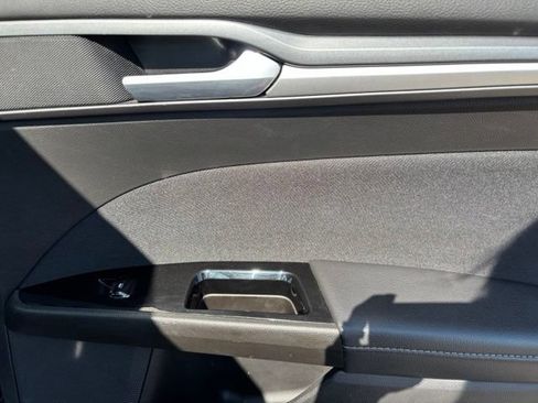 Used 2016 Ford Fusion SE FWD image 20