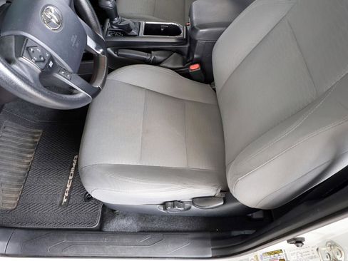 Used 2016 Toyota Tacoma SR w/ SR Convenience Package RWD image 41